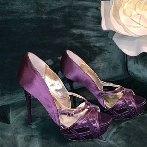 Gorgeous Bebe size 8.5 eggplant/ deep purple heel